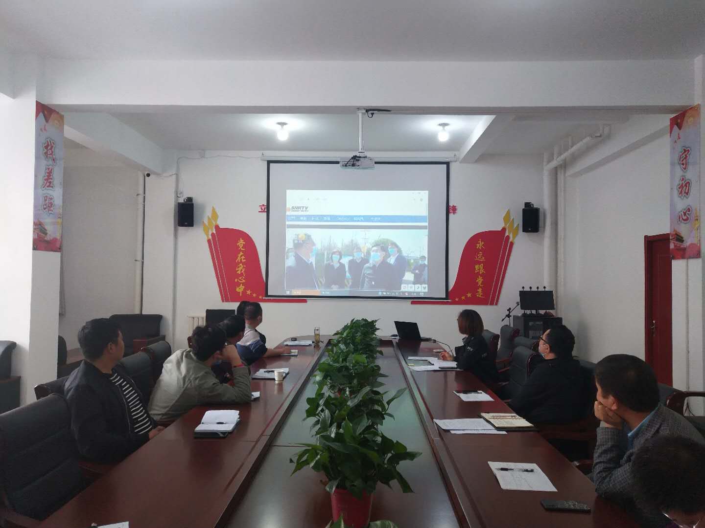 学习胡书记 (1).jpg